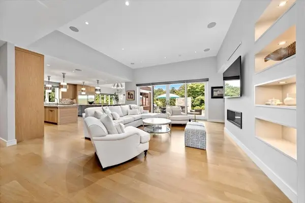 2 Black Rock Dr #21, Hingham, MA 02043