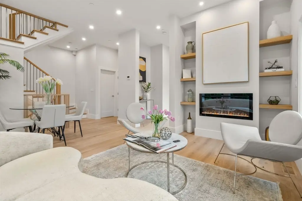 2202 Commonwealth Ave #1, Auburndale, MA 02466 - Image #1