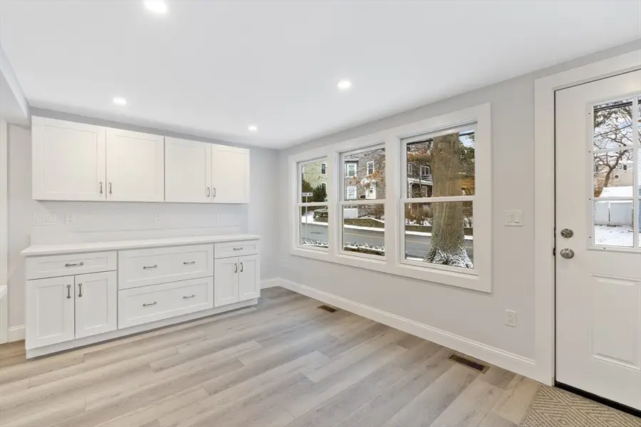 27 Village St #1, Marblehead, MA 01945 - Image #3