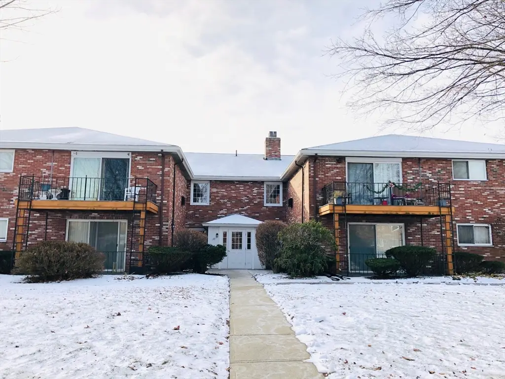 37 Fountain Ln #6, Weymouth, MA 02190 - Image #1