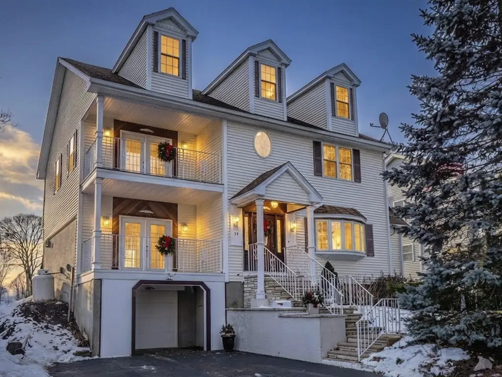 33 Lakeside Dr, Shrewsbury, MA 01545 - Image #1