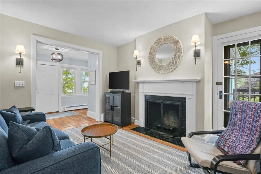 201 Humphrey St #2, Marblehead, MA 01945 - Image #2