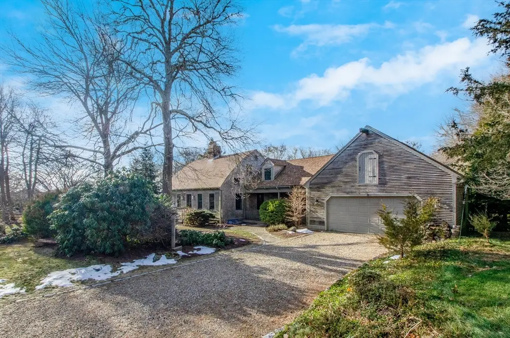 15 Hitching Post Rd, Mattapoisett, MA 02739 - Image #1