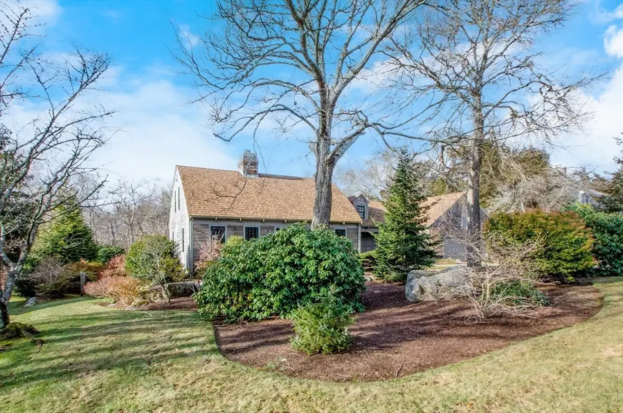 15 Hitching Post Rd, Mattapoisett, MA 02739 - Image #2