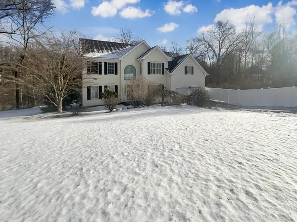 35 Peter St, Holliston, MA 01746