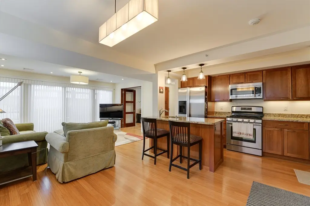 27 West #2, Cambridge, MA 02139 - Image #1