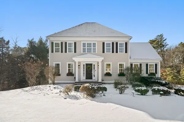 9 Seagrass Trl, Plymouth, MA 02360