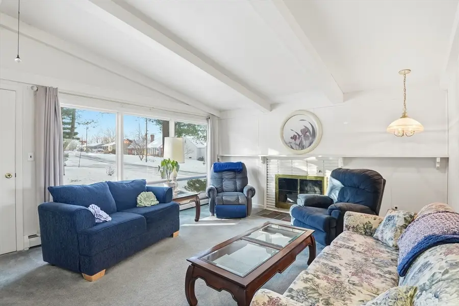 27 Thurston Pl, Fitchburg, MA 01420 - Image #2