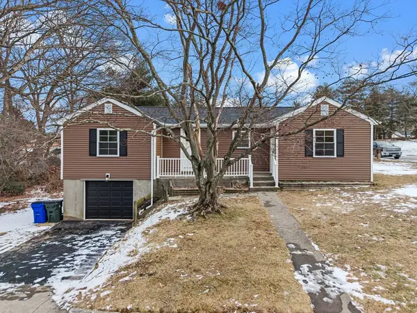 225 Rich St, Fall River, MA 02720