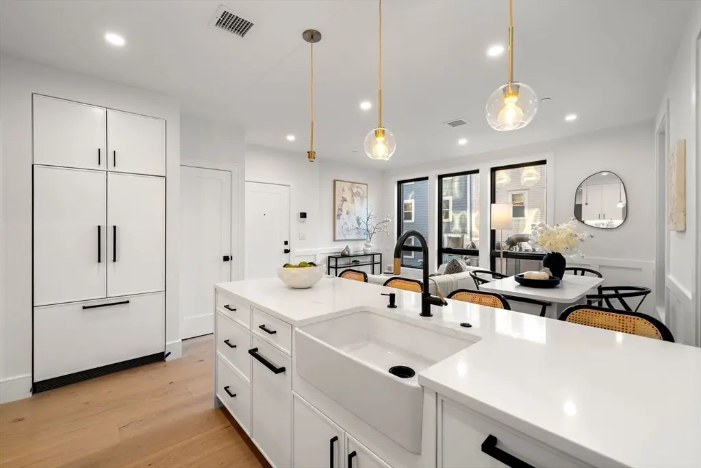 136 W 8th St #2, Boston, MA 02127 - Image #1