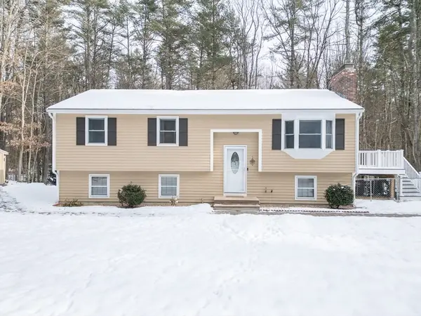 102 Wheeler St, Pepperell, MA 01463