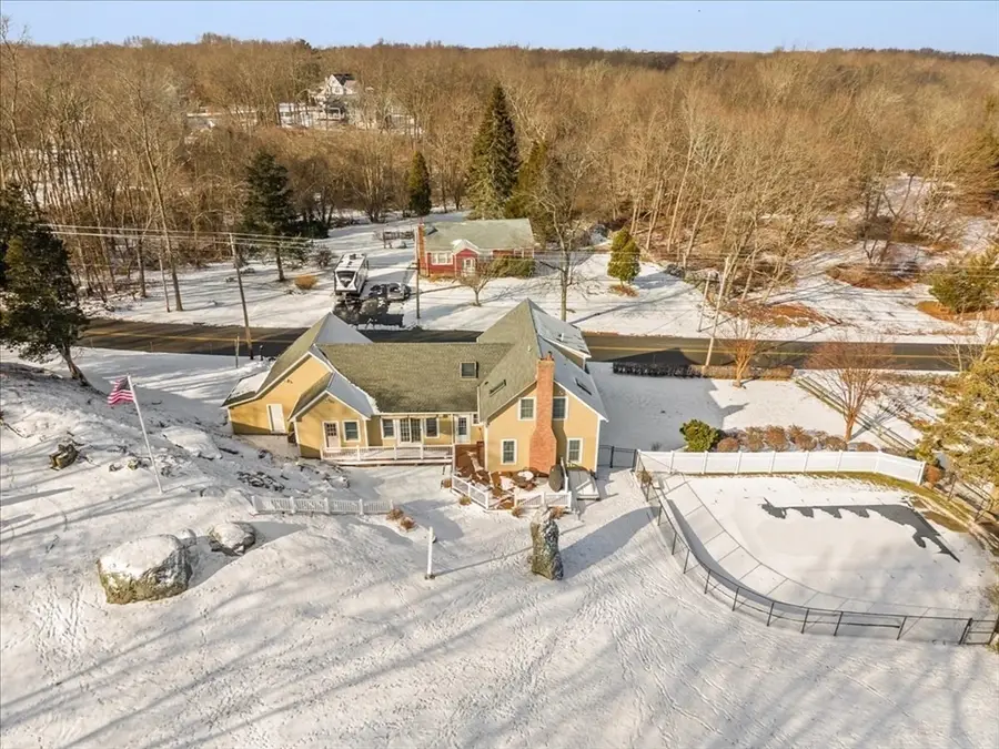 692 Elm St, Somerset, MA 02726 - Image #3