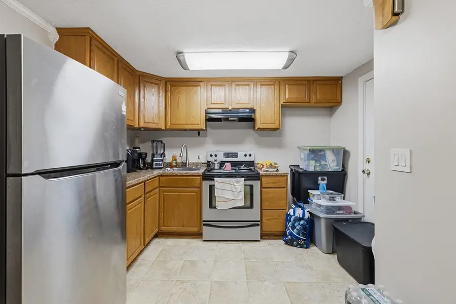 11 Auna Dr #6, Brockton, MA 02301 - Image #2