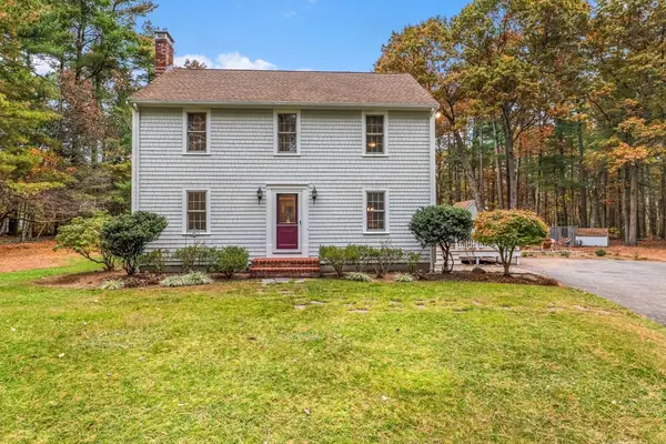 1 John Wade Dr, Halifax, MA 02338