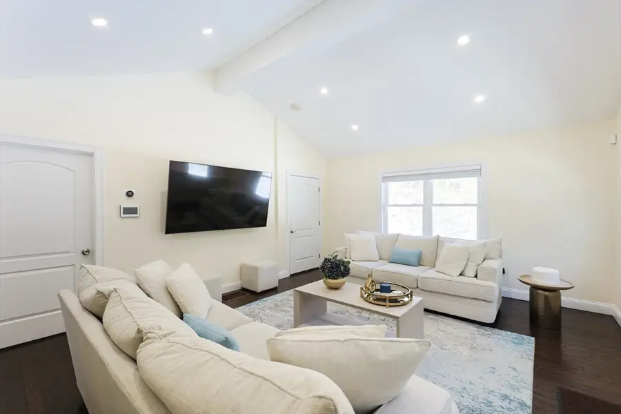 667 South St, Walpole, MA 02081 - Image #3