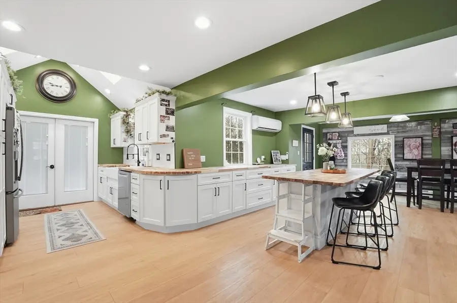 98 Cliffe Ave, Swansea, MA 02777 - Image #3