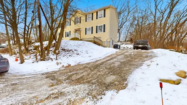 15 Teddy Rd, Worcester, MA 01603