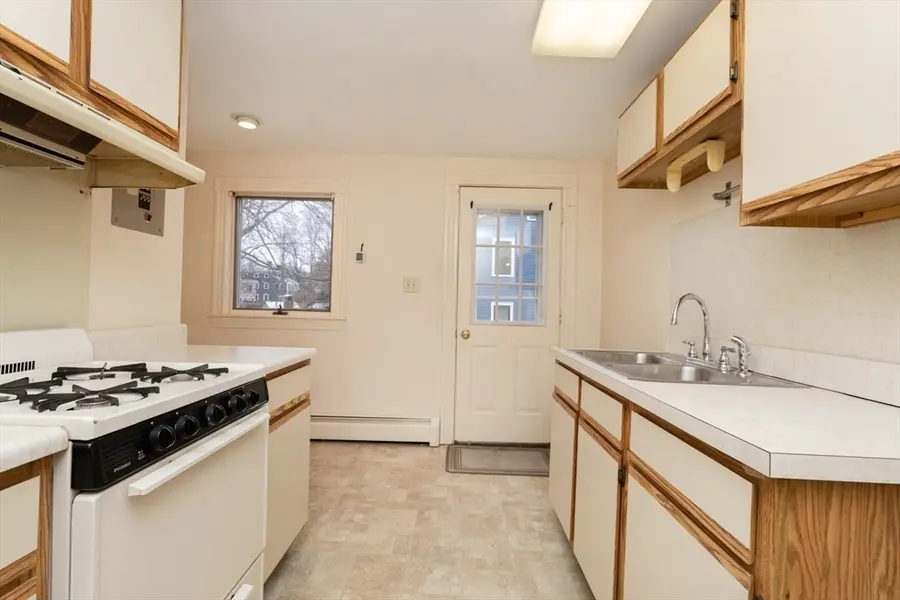 1 Oakland St #2, Newburyport, MA 01950 - Image #2