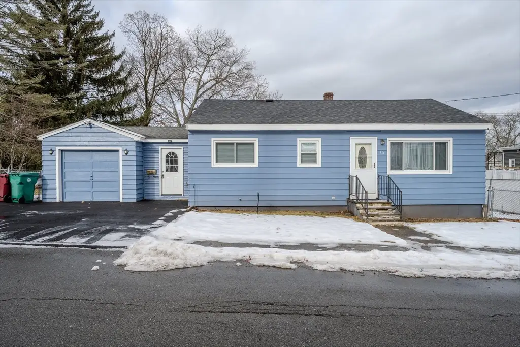 20 Seventeenth St, Lowell, MA 01850 - Image #1