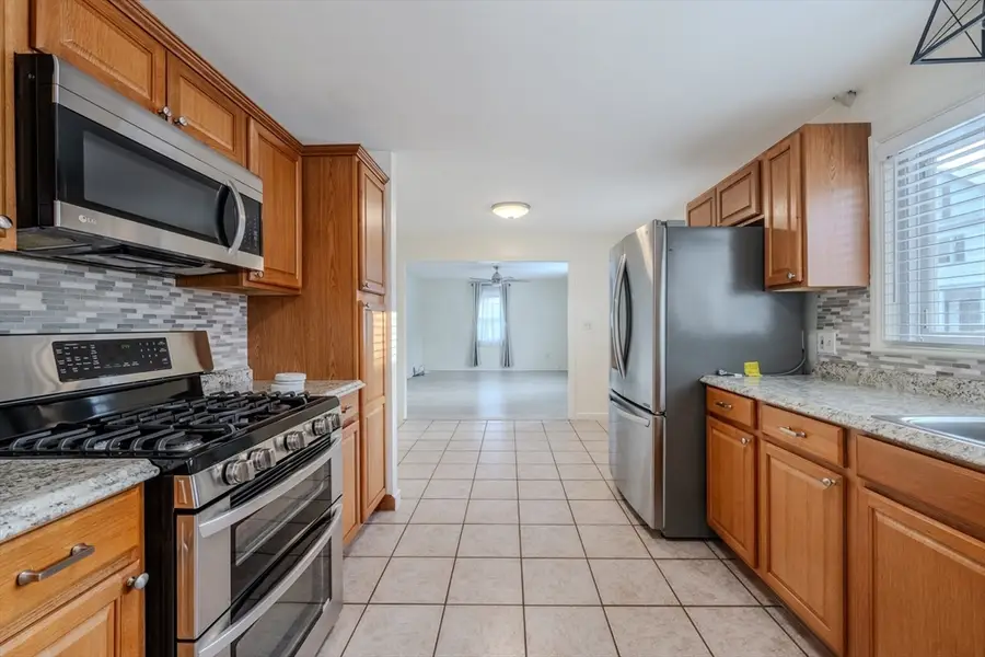 20 Seventeenth St, Lowell, MA 01850 - Image #2