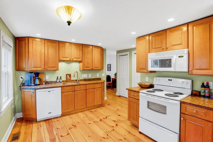 12 School St #2, Amesbury, MA 01913 - Image #3