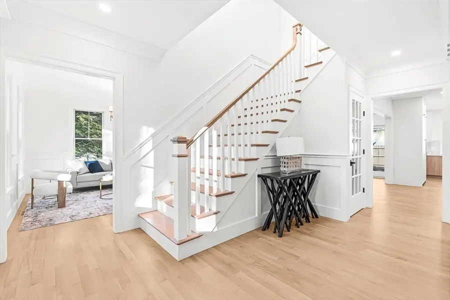 8 Oakdale Ave, Wellesley, MA 02482 - #2