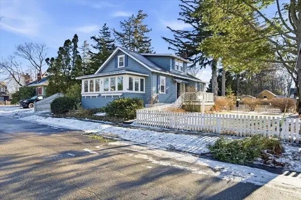 1 Beacon St, Newburyport, MA 01950