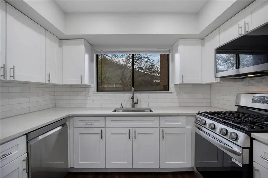 76 Rosewood Dr #76, Stoughton, MA 02072 - Image #2