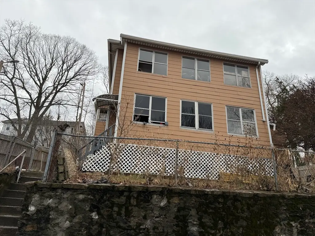 4 Maxwell Ct, Worcester, MA 01607 - Image #1