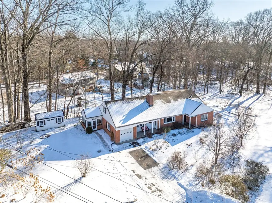 51 Candice Cir, Springfield, MA 01107 - Image #3