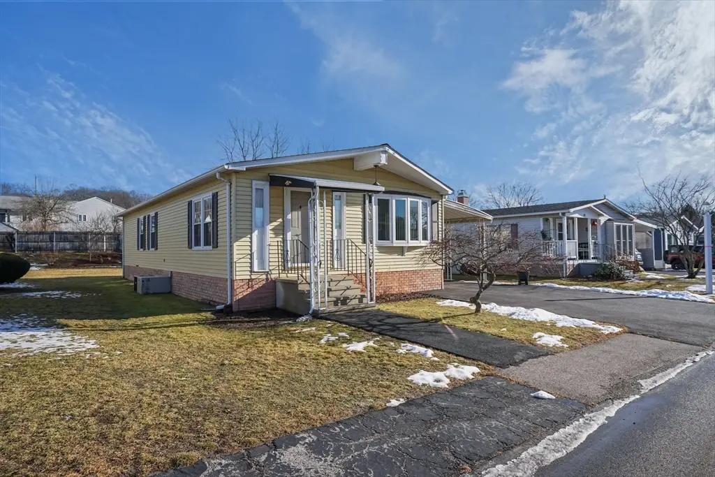 47 Castle Rd, Attleboro, MA 02703 - Image #1