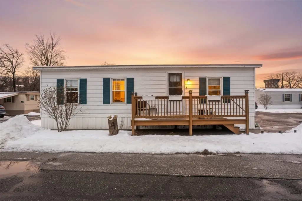 93 Grochmal Avenue #12, Springfield, MA 01151 - Image #1