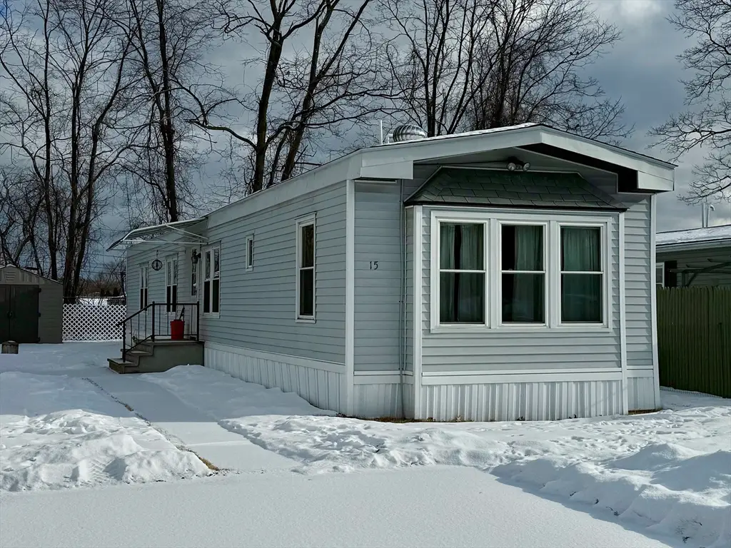 15 Nelligan Dr, Chicopee, MA 01020 - Image #1