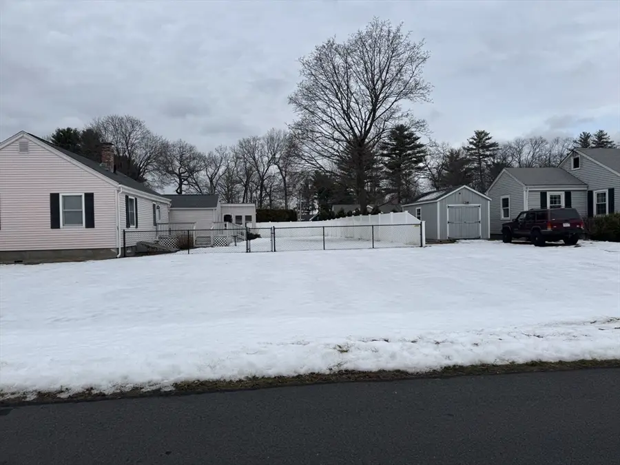 35 Loring Ln, Westfield, MA 01085 - Image #2