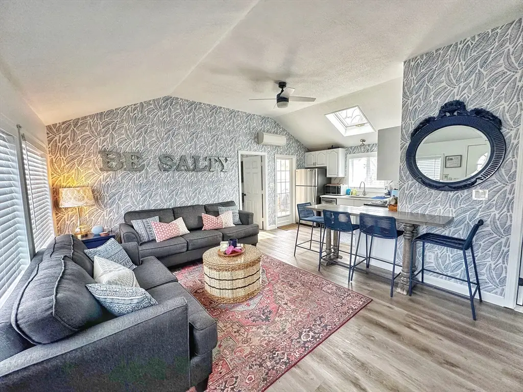 186 Seaview Ave #3, South Yarmouth, MA 02664 - Image #1