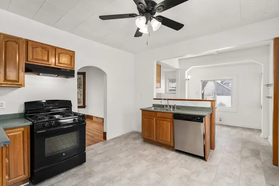 29 Sunnymeade Ave, Chicopee, MA 01020 - Image #3