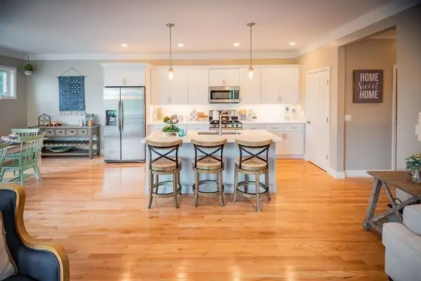 18 Hazelnut Ave., Plymouth, MA 02360