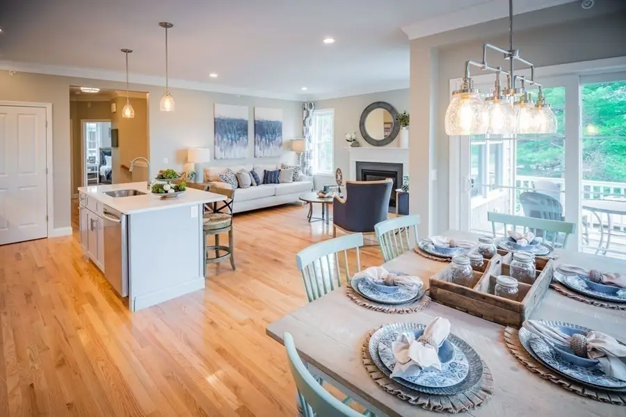 18 Hazelnut Ave., Plymouth, MA 02360 - #3