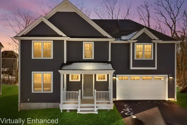 40 Timber Crest Dr, Medway, MA 02053