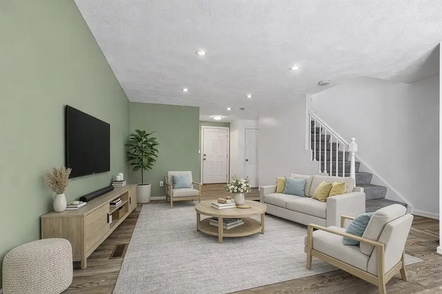 103 Pondview Pl #103, Tyngsborough, MA 01879 - Image #2