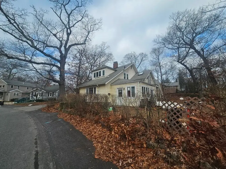 126 Lakehurst Ave, Weymouth, MA 02189 - Image #2