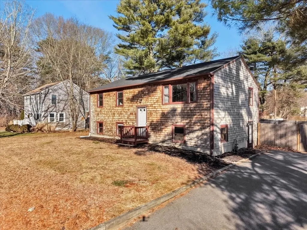 37 Annawon Dr, Halifax, MA 02338 - Image #1