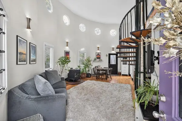 19 Old Bridge Rd, Truro, MA 02666