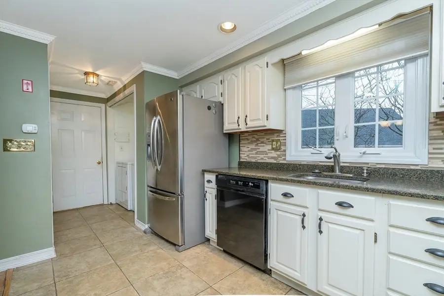 48 Whittier Meadows Dr #48, Amesbury, MA 01913 - Image #3