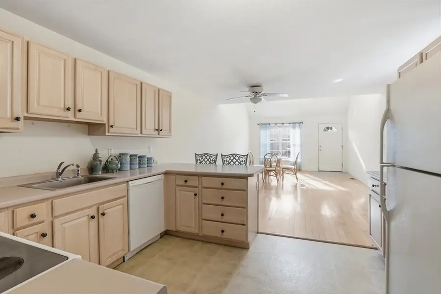 34 Pleasant St #34, Windham, NH 03087 - Image #3