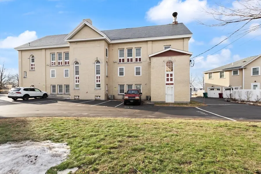 200 Rogers St #6, Lowell, MA 01852 - Image #3