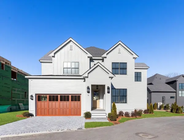 8 Common Court #8, Lexington, MA 02421