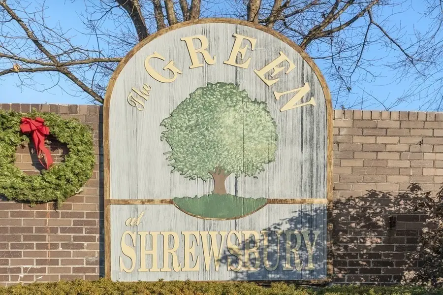 44 Shrewsbury Green Dr #B, Shrewsbury, MA 01545 - Image #2