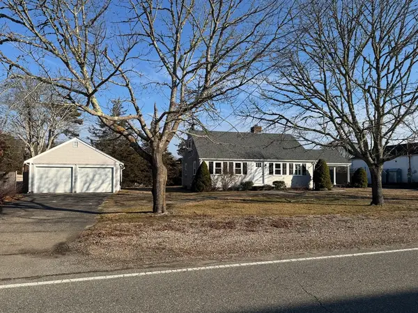 131 Division St, Harwich, MA 02671