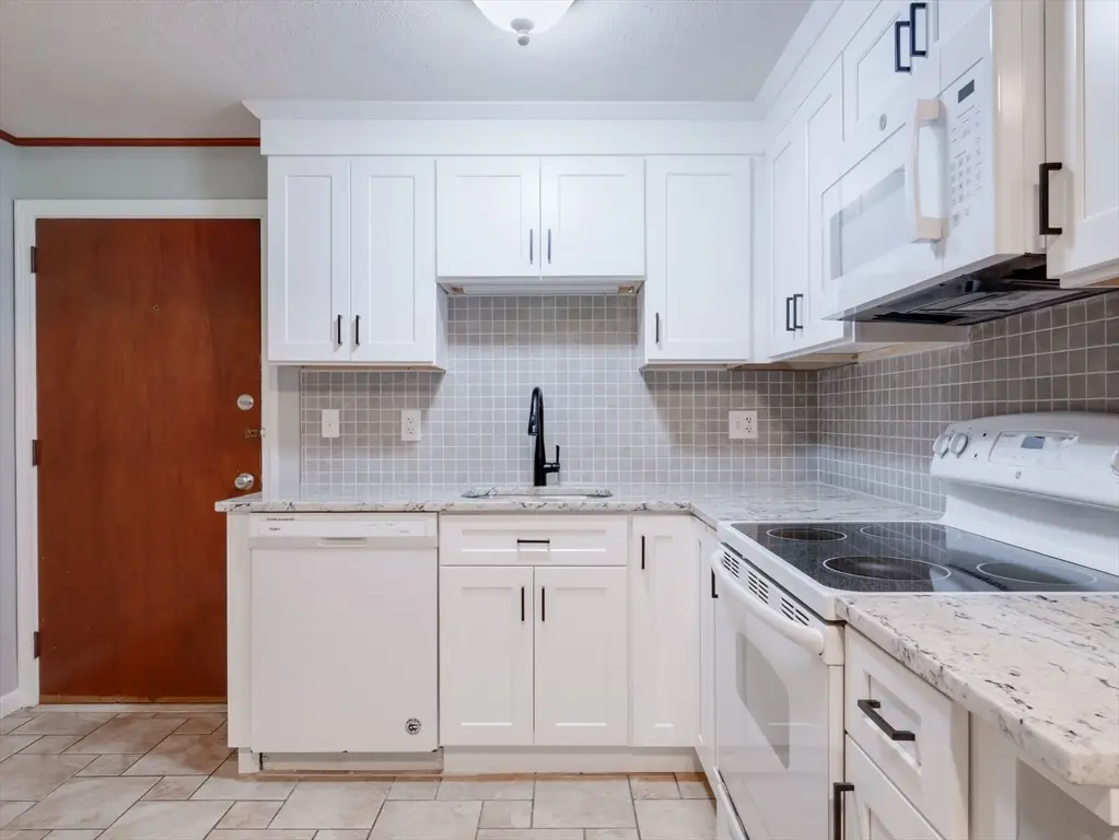 39 Pleasant #A6, Northborough, MA 01532 - Image #1